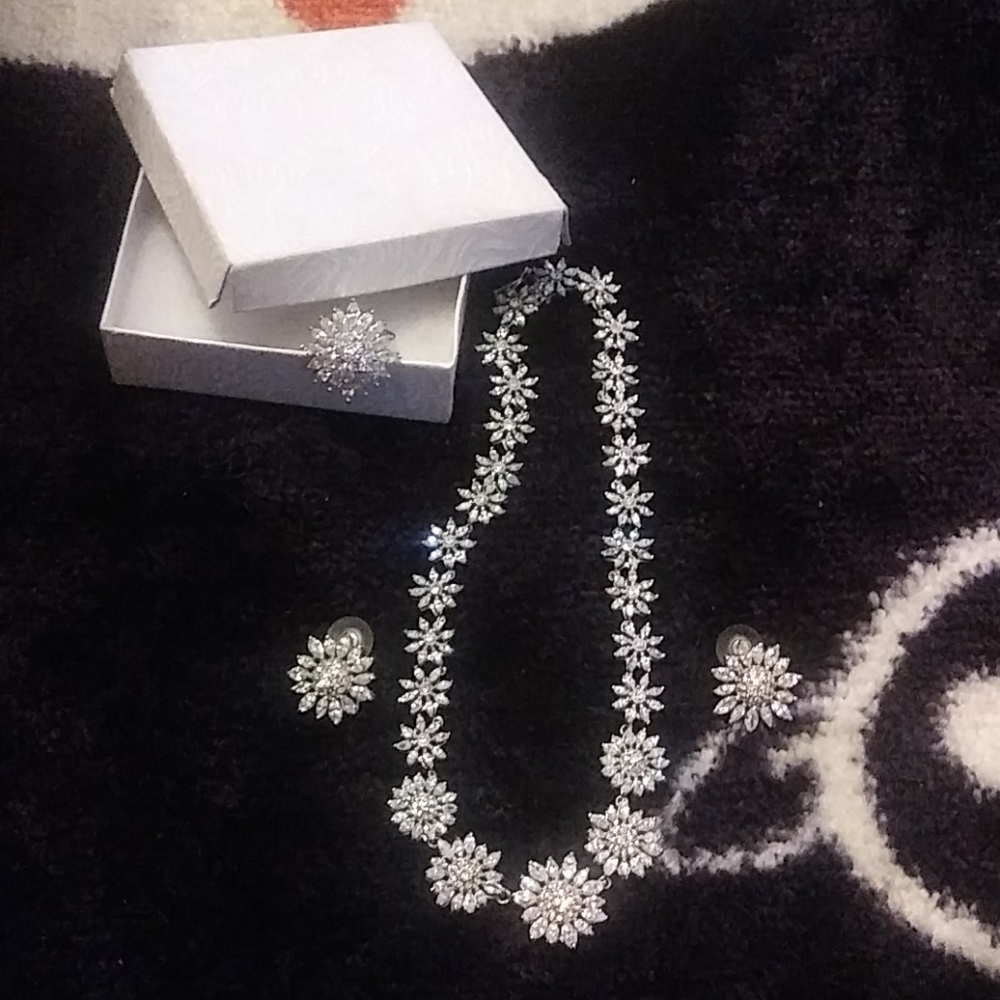 Celebrity fashion jewelry